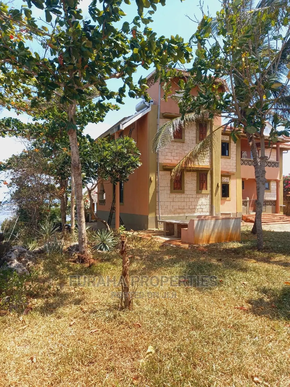 Exclusive 4-Bedroom Mansion - Kikambala Real Estate in Kikambala