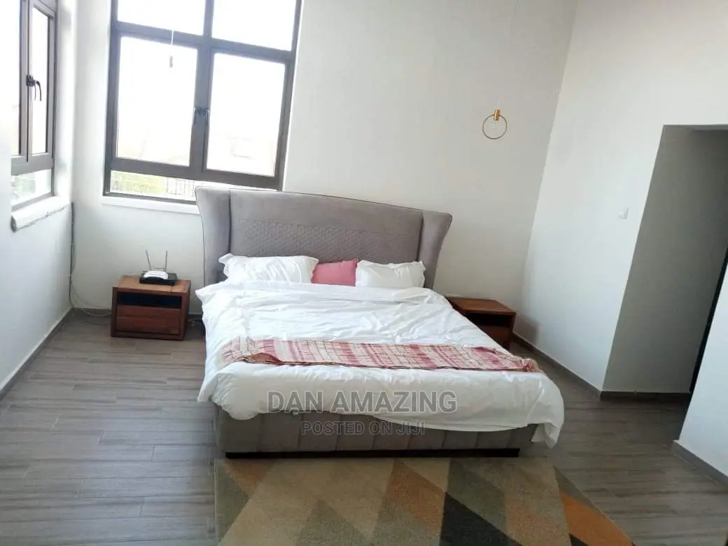 Spacious 4-Bedroom Townhouse in Gateway Mall Area for Sale in Gateway Mall Area