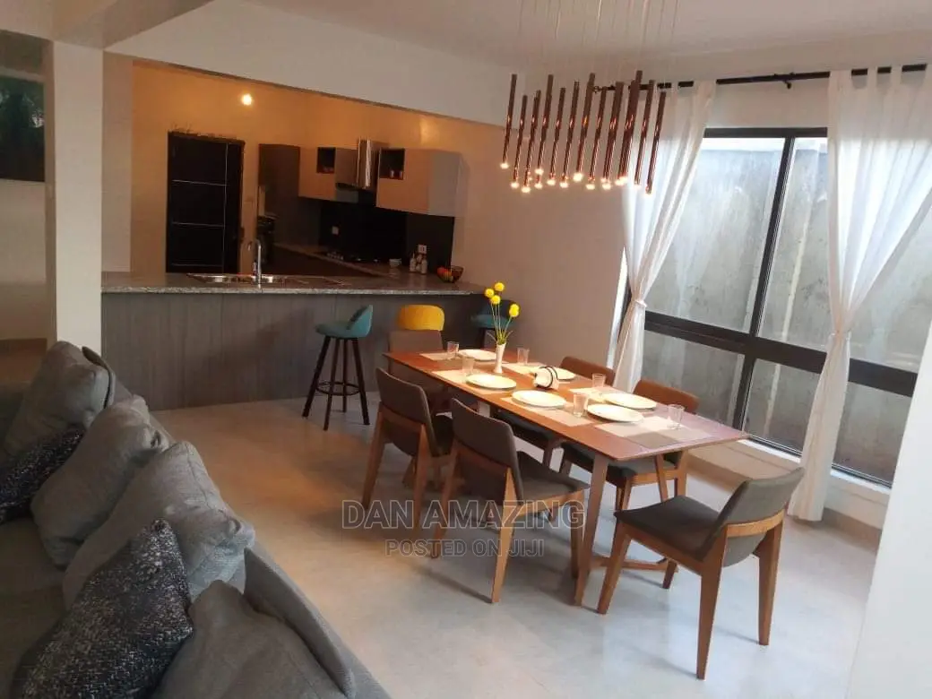 Spacious 4-Bedroom Townhouse in Gateway Mall Area for Sale in Gateway Mall Area