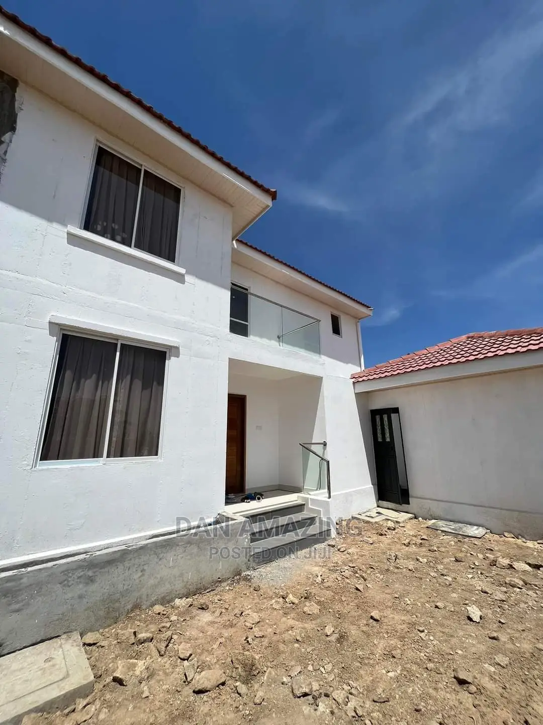 Spacious 4-bedroom Townhouse/Terrace in Gataka for Sale in Gataka