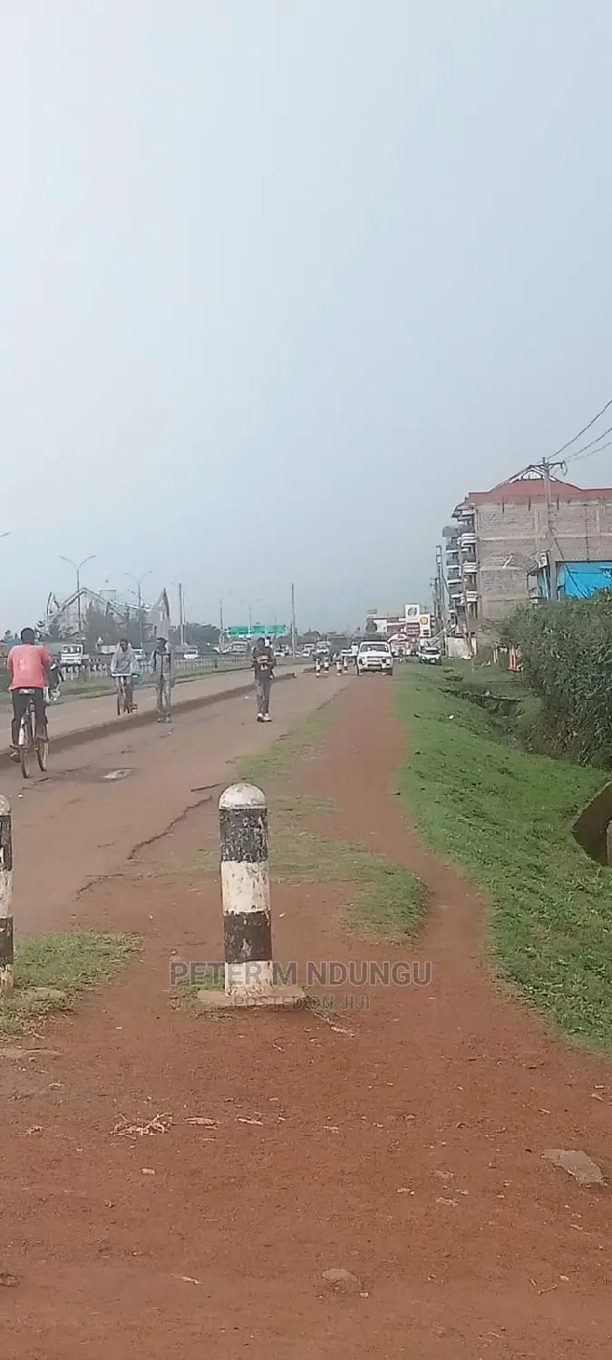 Thika Road Bordering One Acre Land Available for Sale in Kiambu / Kiambu 