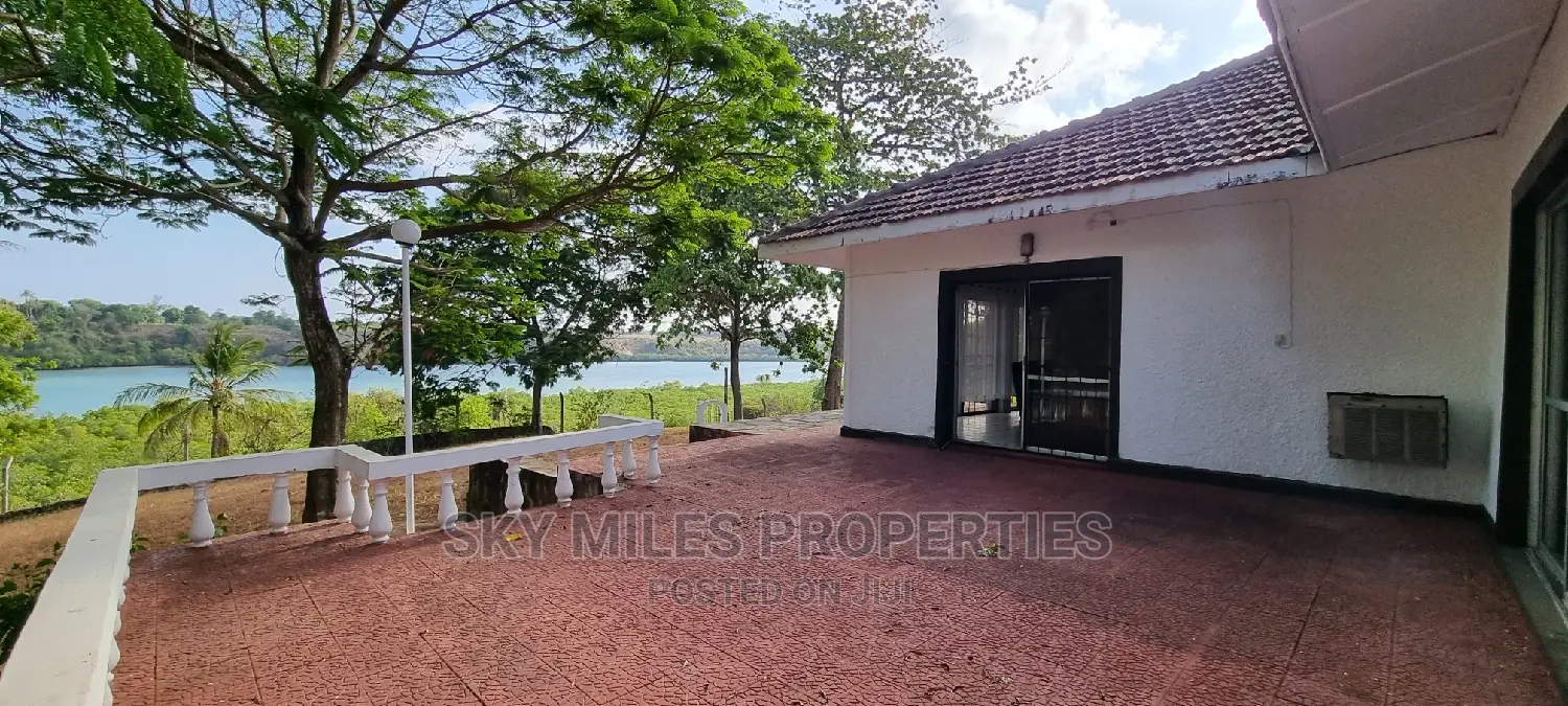 Spacious 4-Bedroom Villa in Mtwapa's Aloo Drive for Sale in Mtwapa