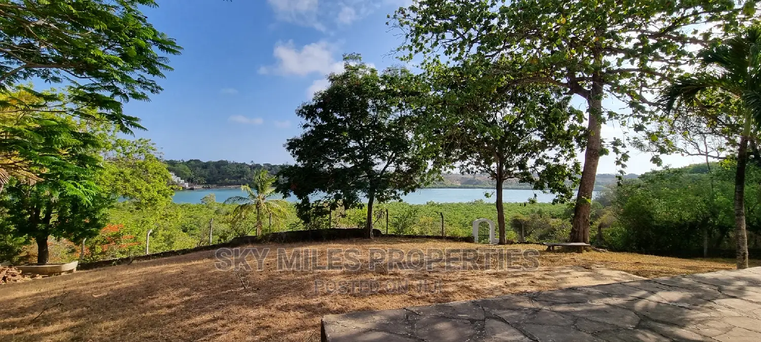 Spacious 4-Bedroom Villa in Mtwapa's Aloo Drive for Sale in Mtwapa