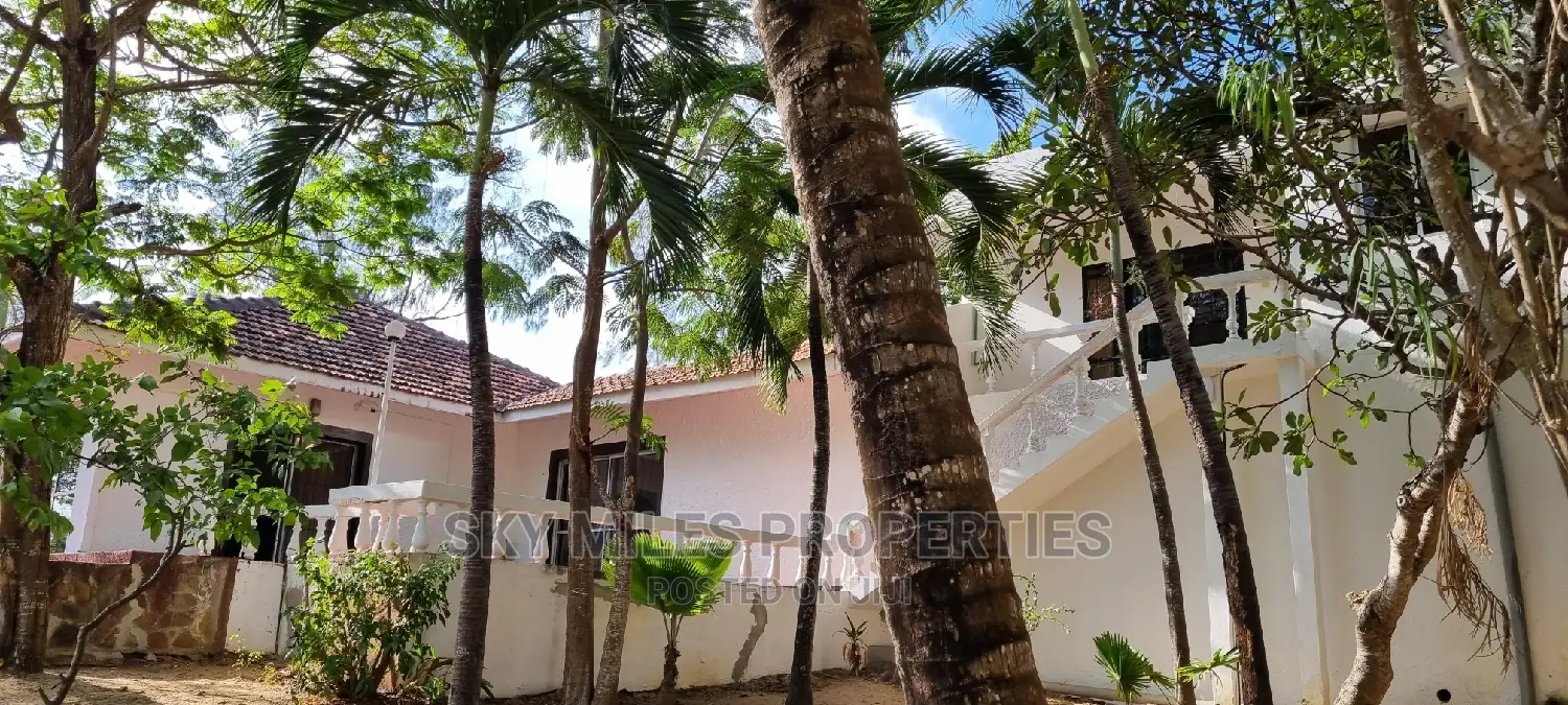 Spacious 4-Bedroom Villa in Mtwapa's Aloo Drive for Sale in Mtwapa