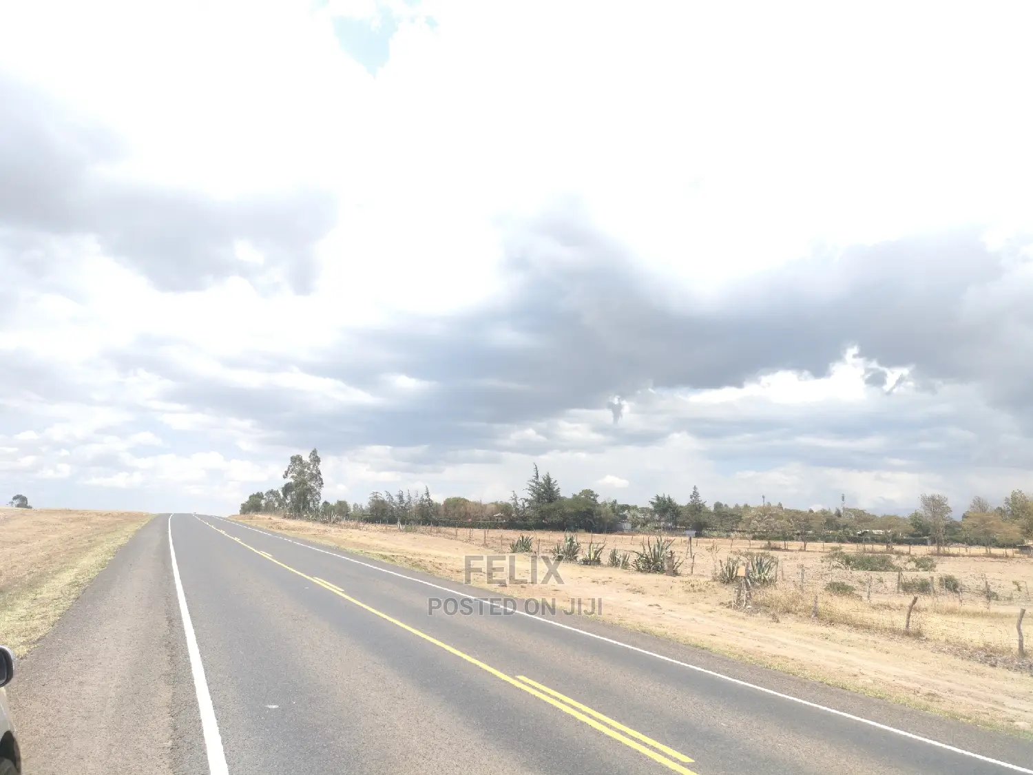 7 Acres Chaka/ Narumoru Main Tarmac in Kieni