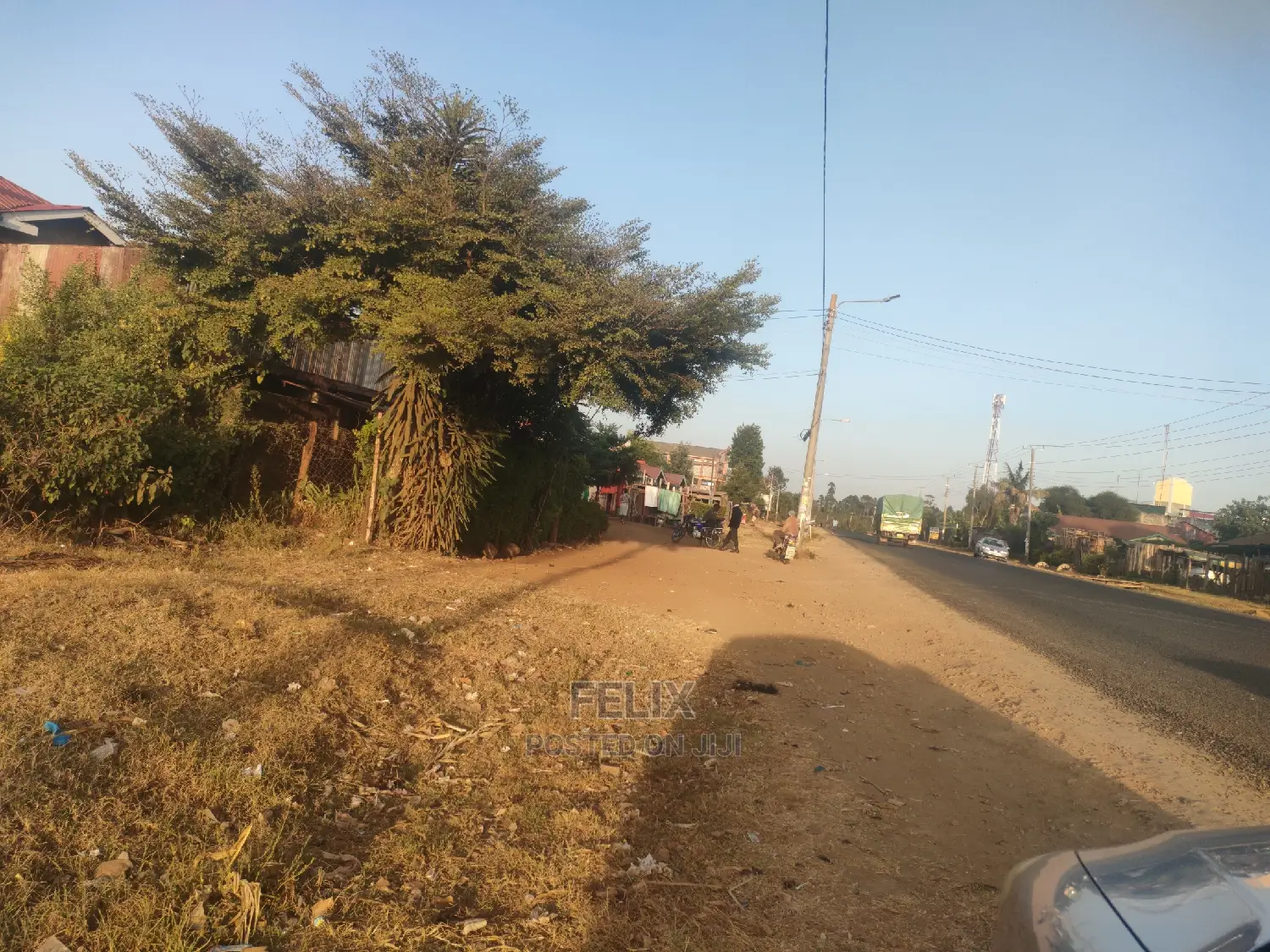 Karatina/Jambo Touching Main Tarmac 50/100 in Karatina Town