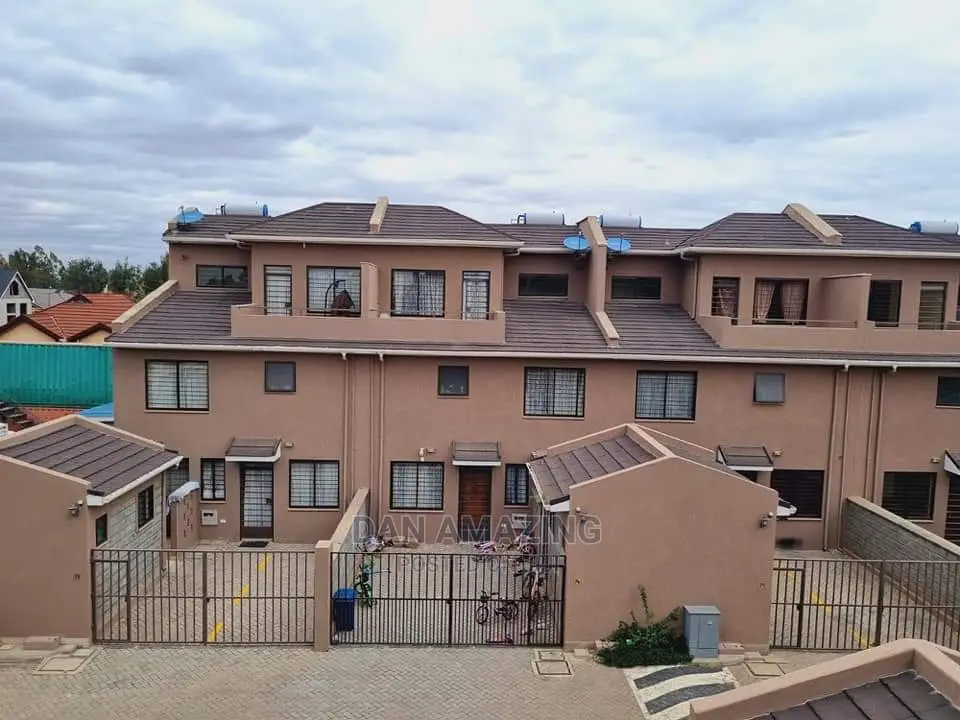 Maisonette with 5 Bedrooms in Katani - For Sale in Katani