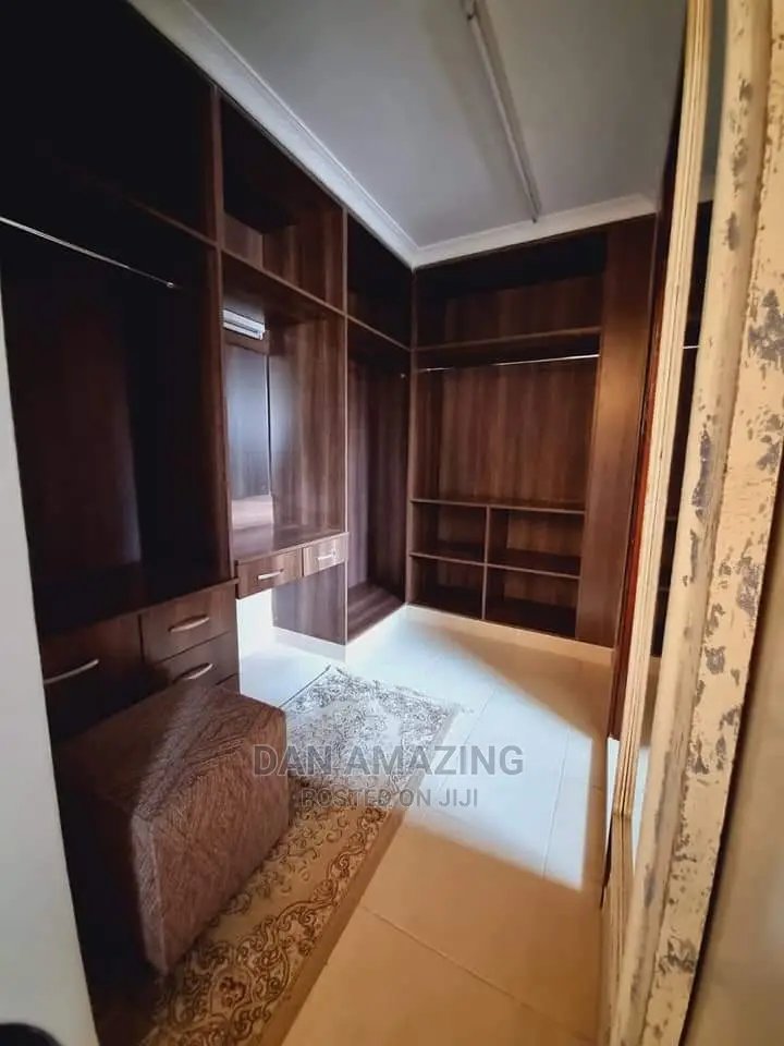 Maisonette with 5 Bedrooms in Katani - For Sale in Katani
