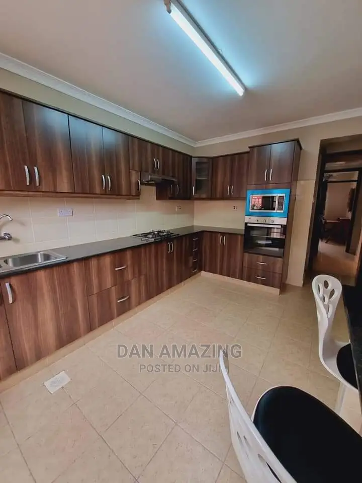 Maisonette with 5 Bedrooms in Katani - For Sale in Katani