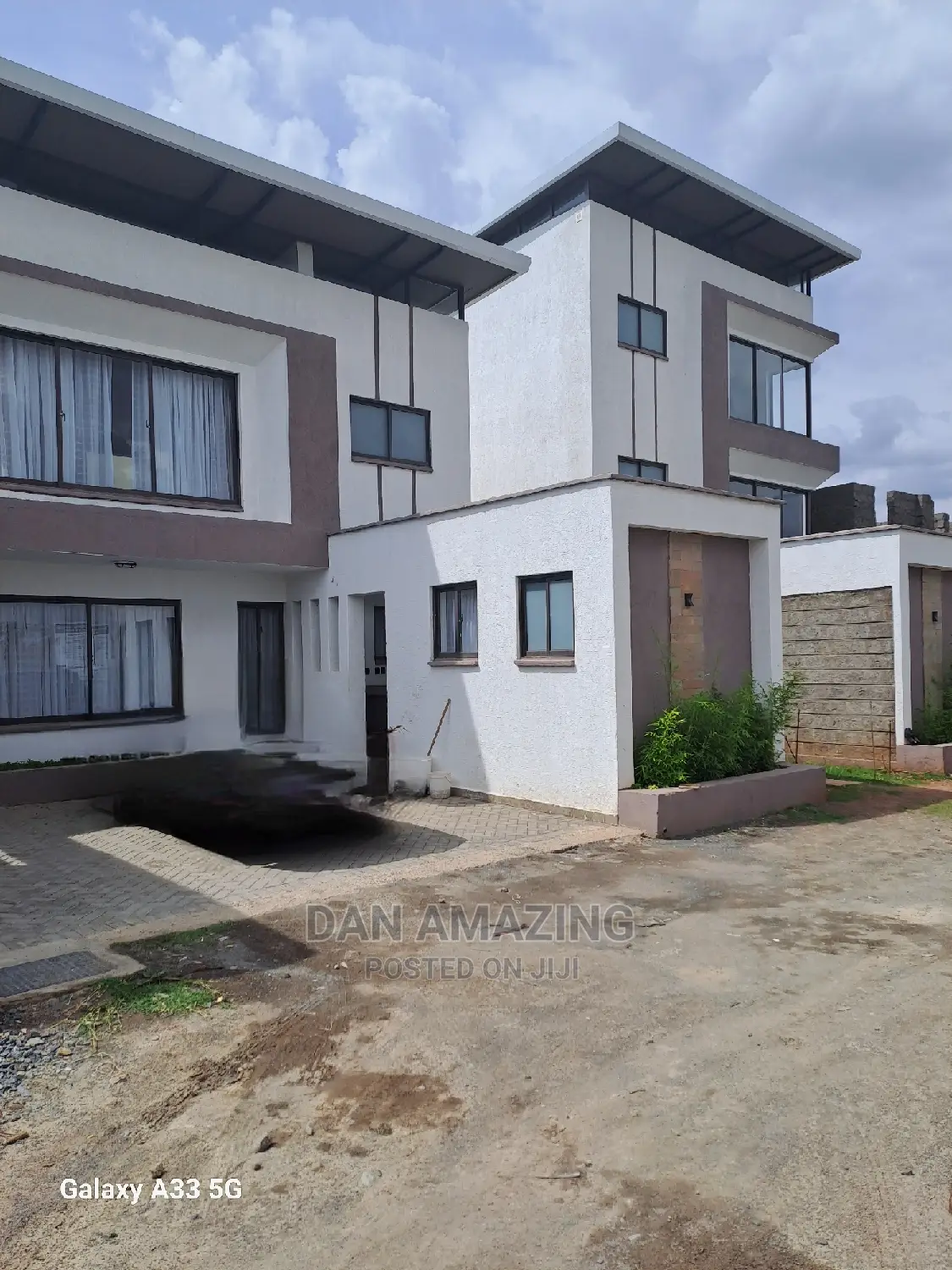 Maisonette with 4 Bedrooms in South C for Sale Now in South C