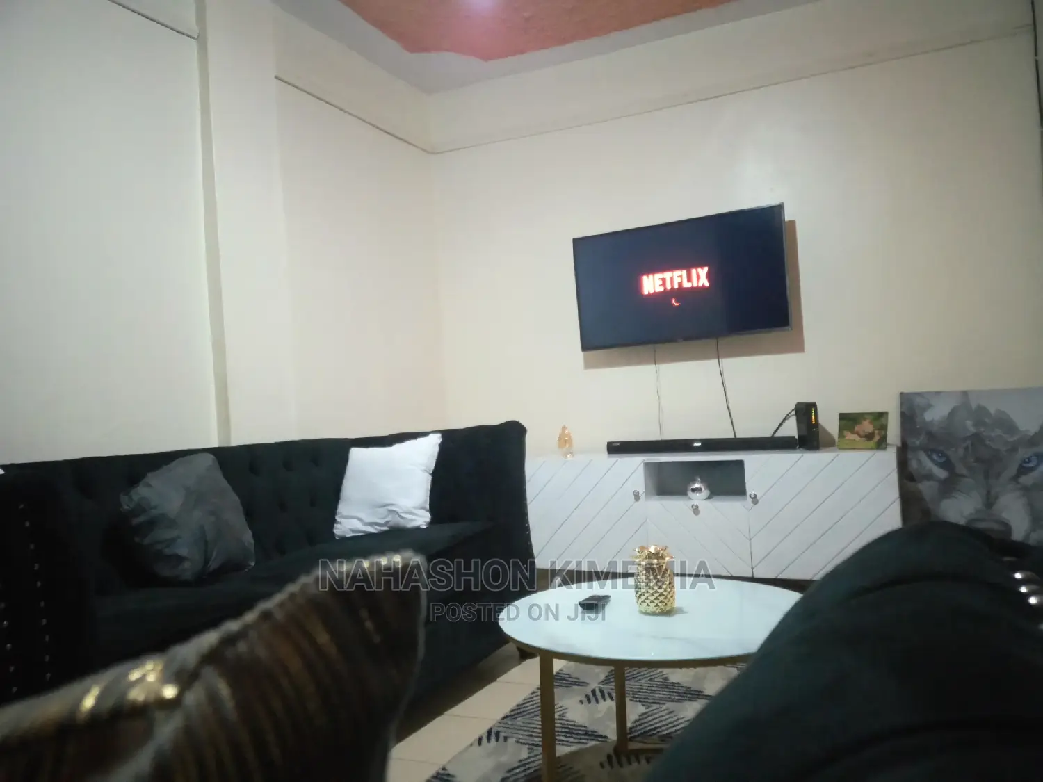 One-Bedroom Airbnb in Roysambu Thika Road - Perfect for Your Stay in Roysambu