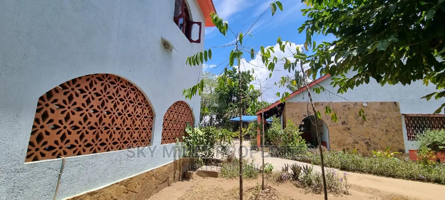 Spacious 7-Bedroom Maisonette in Mtwapa - Aloo Drive for Sale in Mtwapa