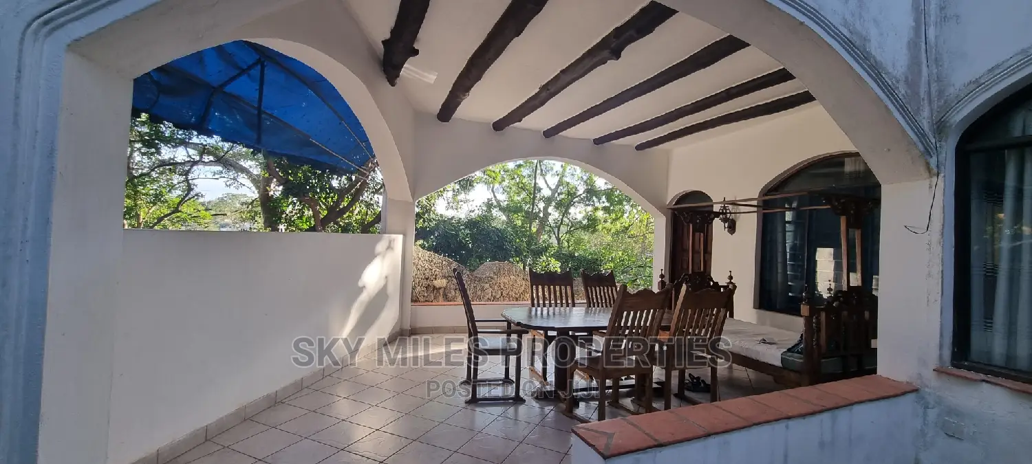 Beachfront Holiday Studio - Book Now for Your Stay in Mtwapa