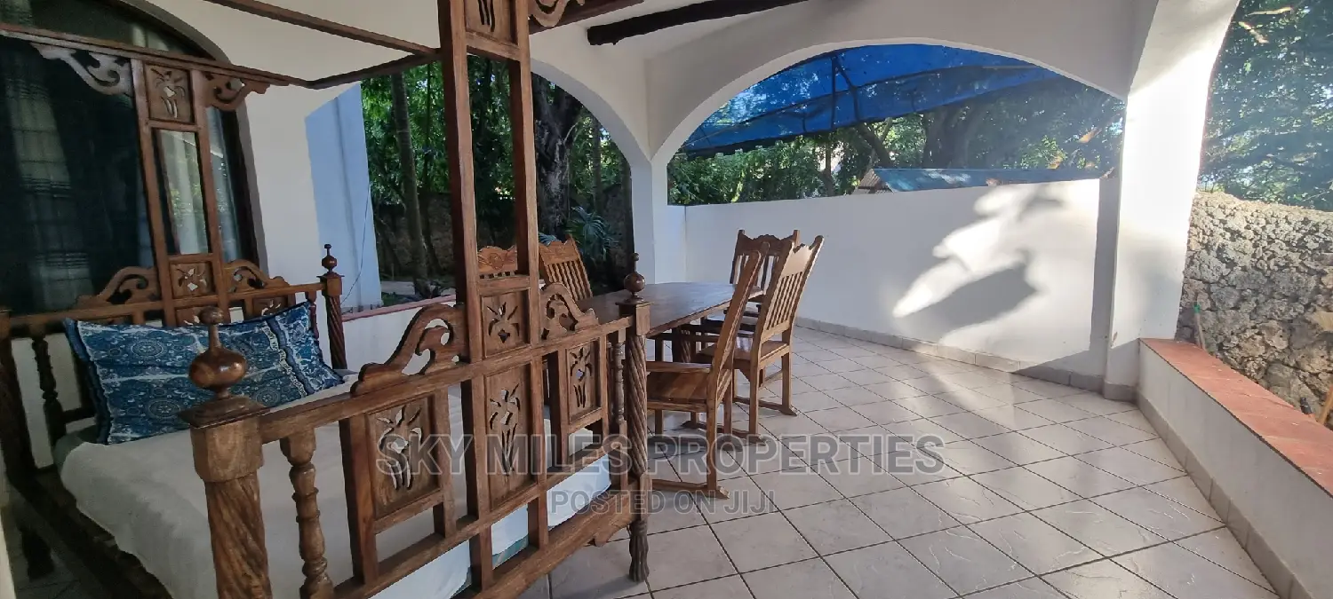 Beachfront Holiday Studio - Book Now for Your Stay in Mtwapa