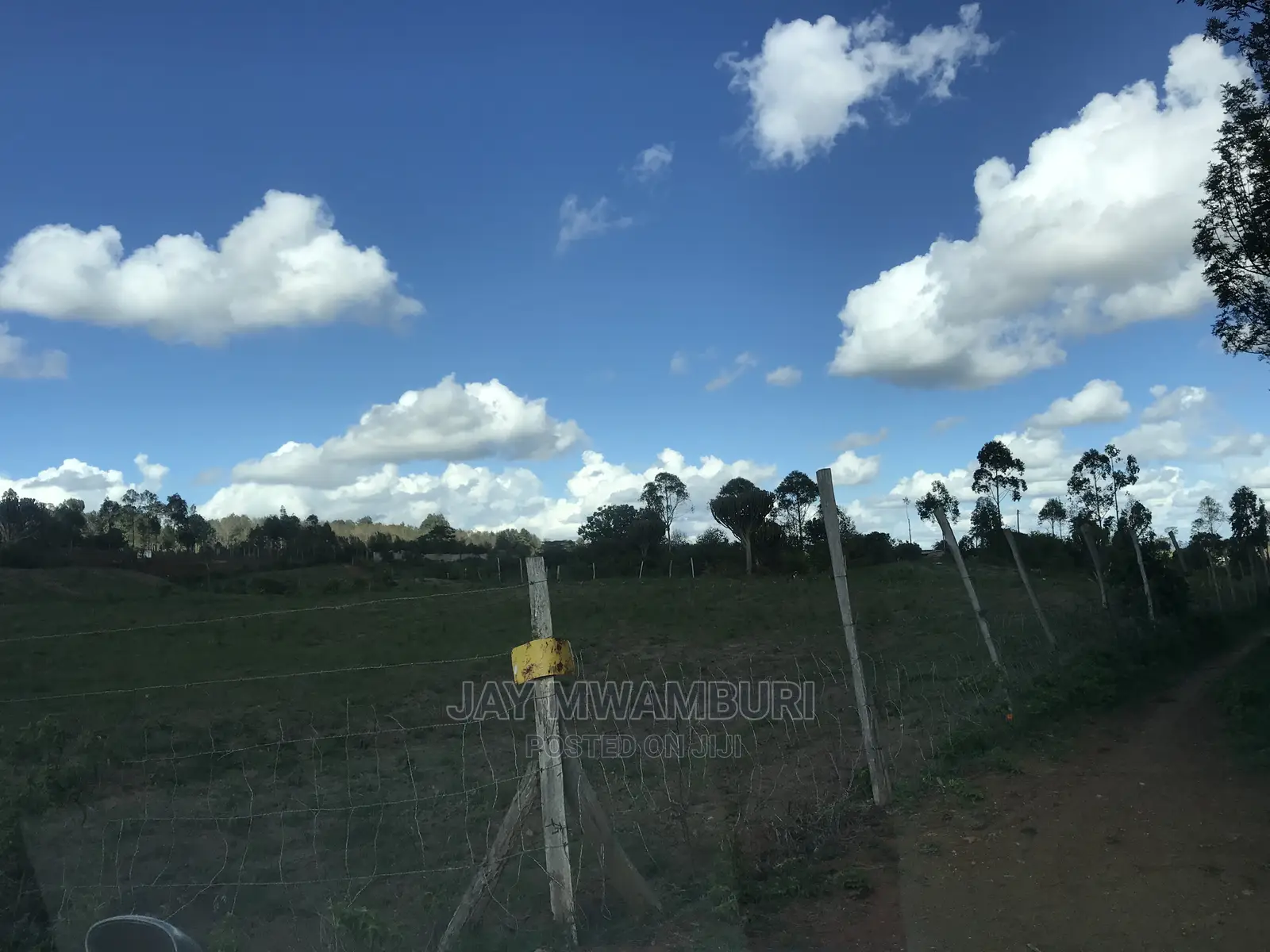 1 Acre Touching Tarmac Mua Hills in Mua Hills