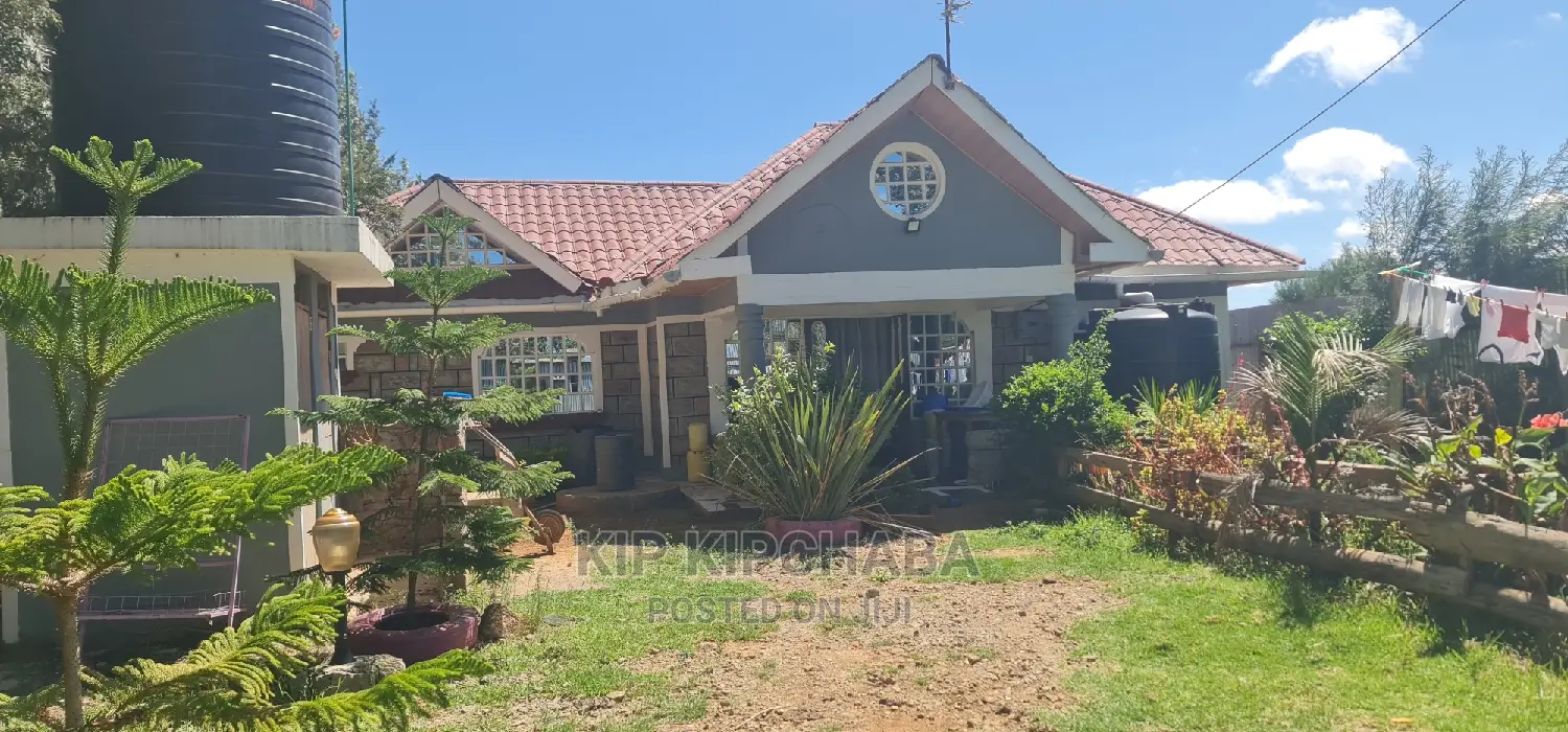 1-Bedroom Bungalow in Desirable Sogomo, Kuinet - Up for Sale in Kuinet