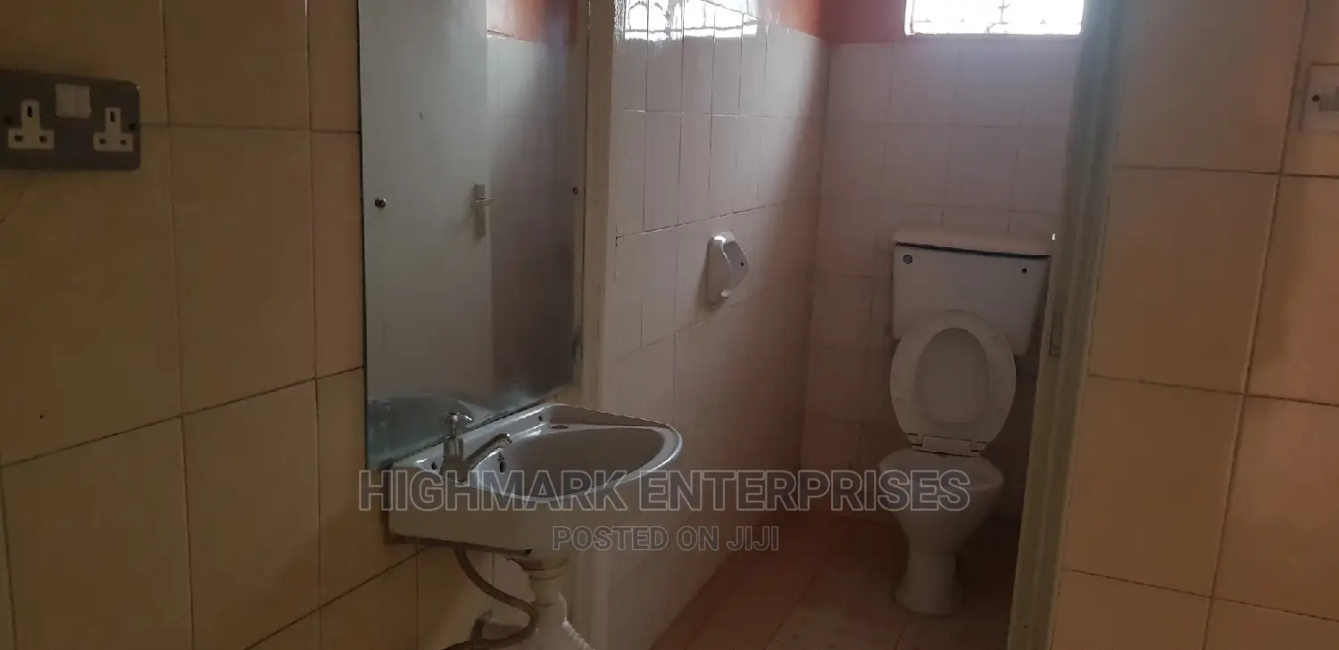 Spacious 3-Bedroom Bungalow in Oloolua, Oluulua for Sale in Oluulua