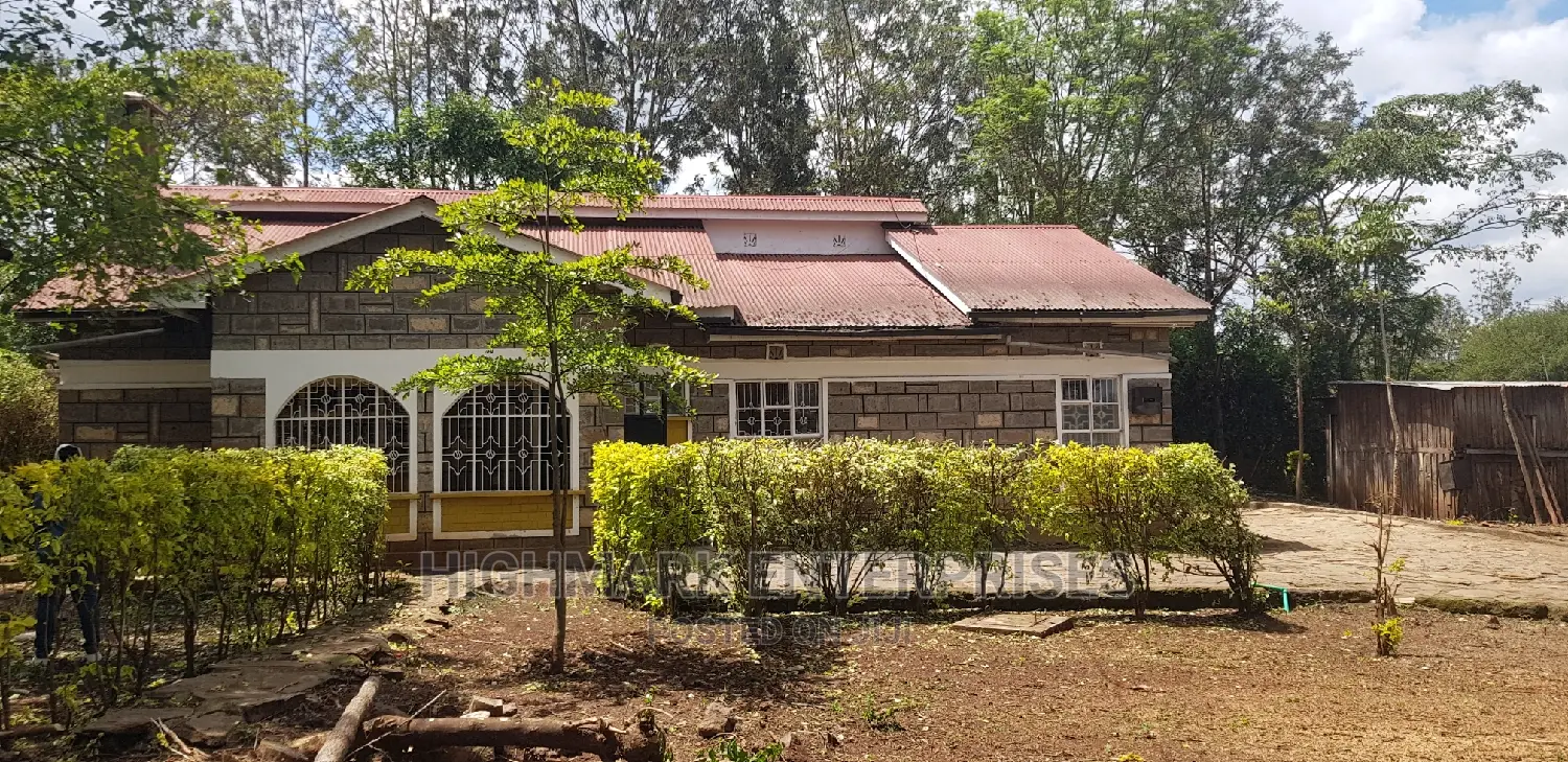 Spacious 3-Bedroom Bungalow in Oloolua, Oluulua for Sale in Oluulua