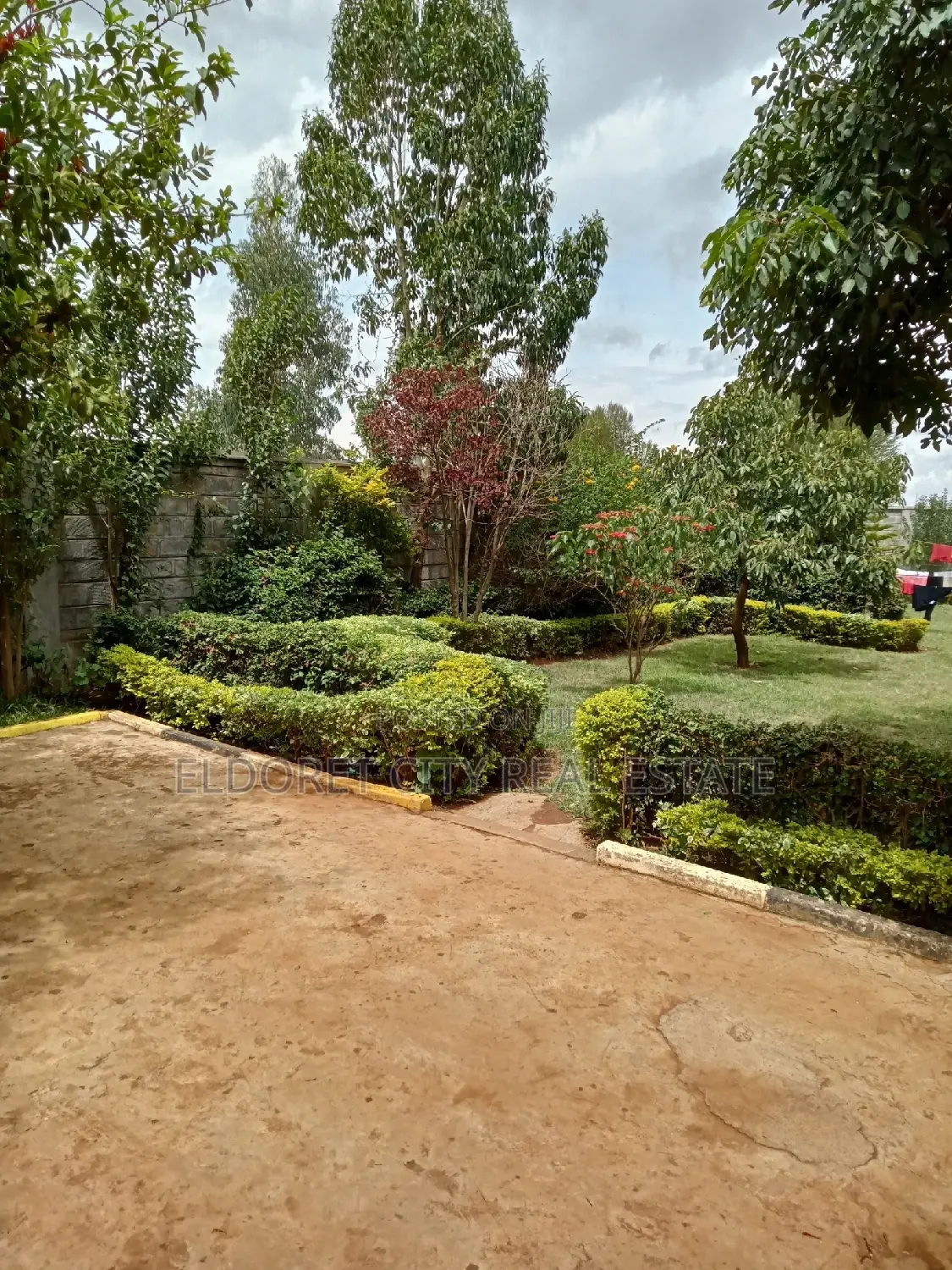 Affordable 1/4 Plot Near Tarmac in Maili Nne - Under 1km Away in Soy