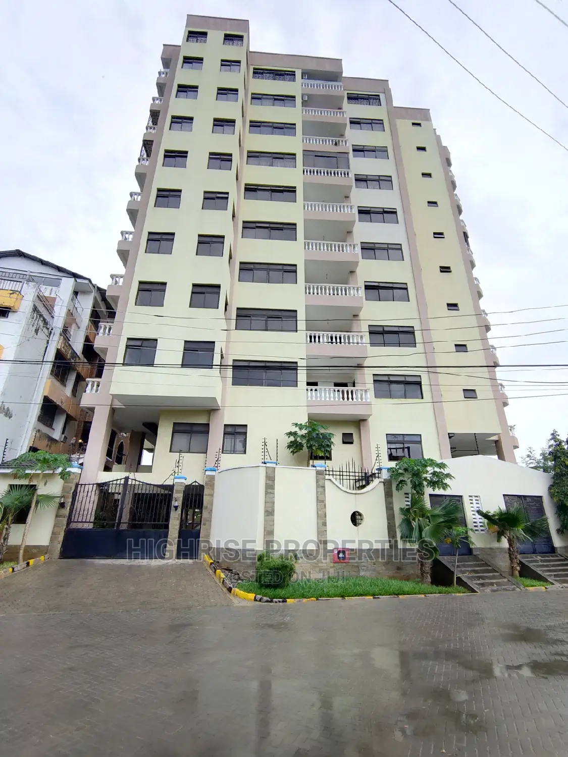 3bdrm Apartment in Kizingo for Sale in Kizingo