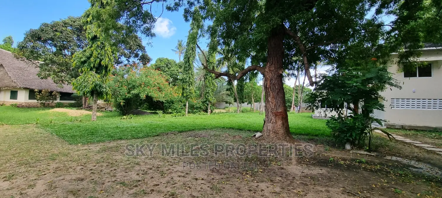 6-Bedroom Villa in Mtwapa - Aloo Drive Offers Exclusive Living in Mtwapa