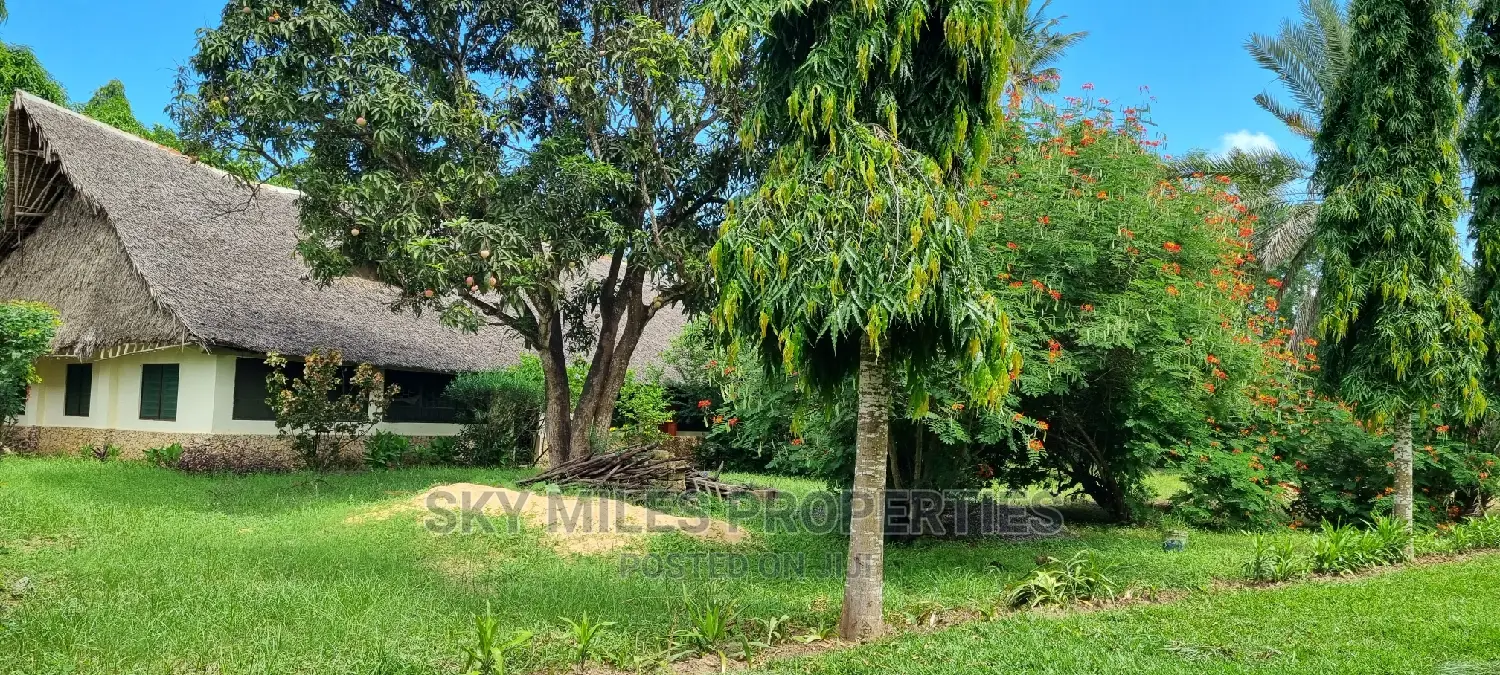 6-Bedroom Villa in Mtwapa - Aloo Drive Offers Exclusive Living in Mtwapa