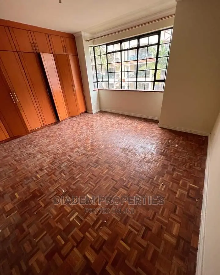 3-Bedroom Valley Arcade Apartment Available for Long-Term Rent in Valley Arcade