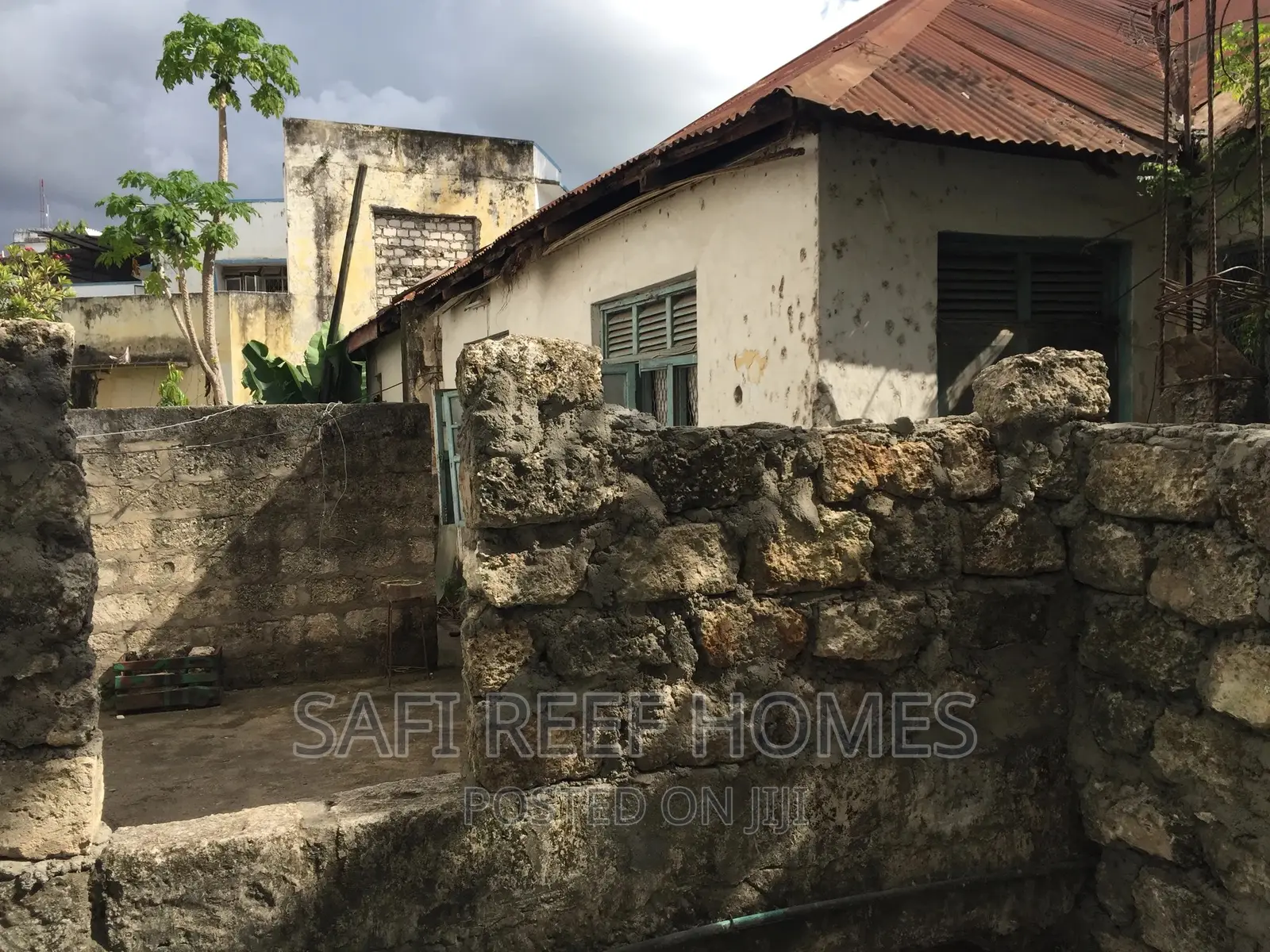Land for Sale in Tononoka MSA: 40x80 with Old House - Development Opportunity! in Tononoka