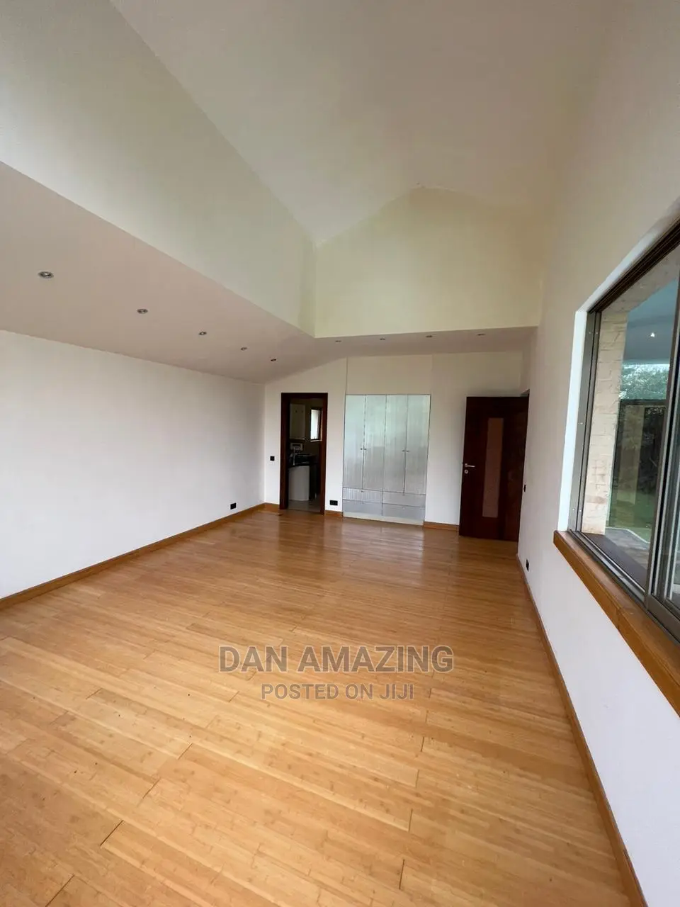 Impressive 5-Bedroom Mansion in Kitisuru - On the Market in Kitisuru
