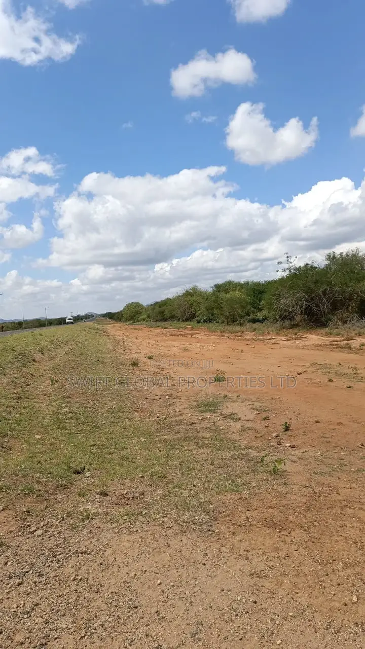 10 Acres of Land Touching Makindu-Wote Tarmac Is for Sale in Makindu