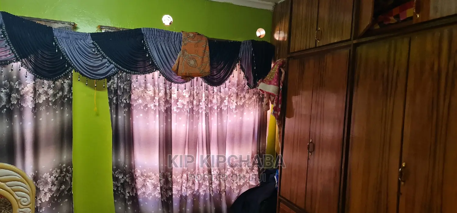Spacious 5-Bedroom Bungalow in prime Kapsoya location - For Sale! in Kapsoya