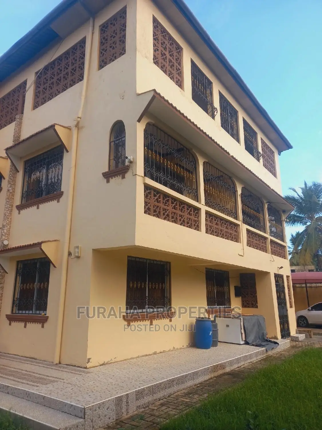 8-Bedroom Maisonette in Exclusive Utange Neighborhood - For Sale in Utange