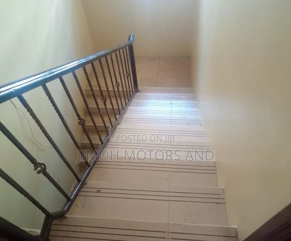 Modern Furnished 4-Bedroom Shared Apartment - Now Available in Parklands/Highridge