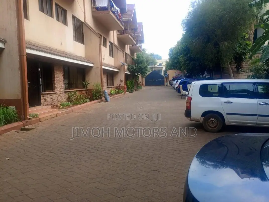 Modern Furnished 4-Bedroom Shared Apartment - Now Available in Parklands/Highridge