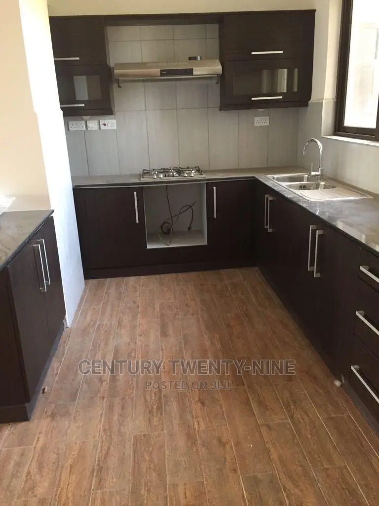 3-Bedroom Apartment in Iregi Square, Parklands/Highridge - For Sale in Parklands/Highridge