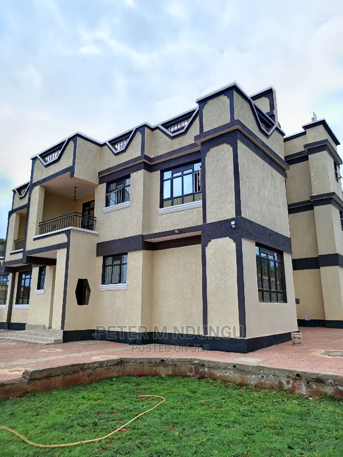 Spacious 6-Bedroom Maisonette in Membley Estate for Sale in Membley Estate