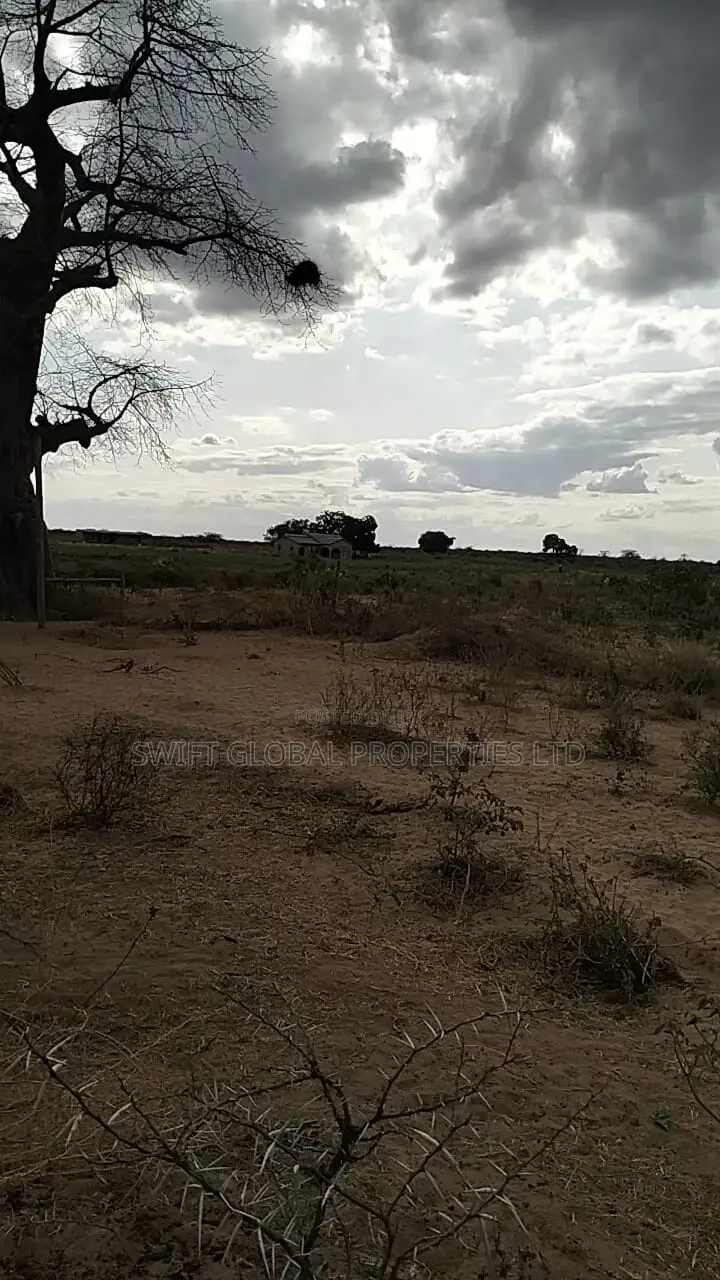800 Acres Touching Athi River Is Available for Lease in Kambu in Mtito Andei
