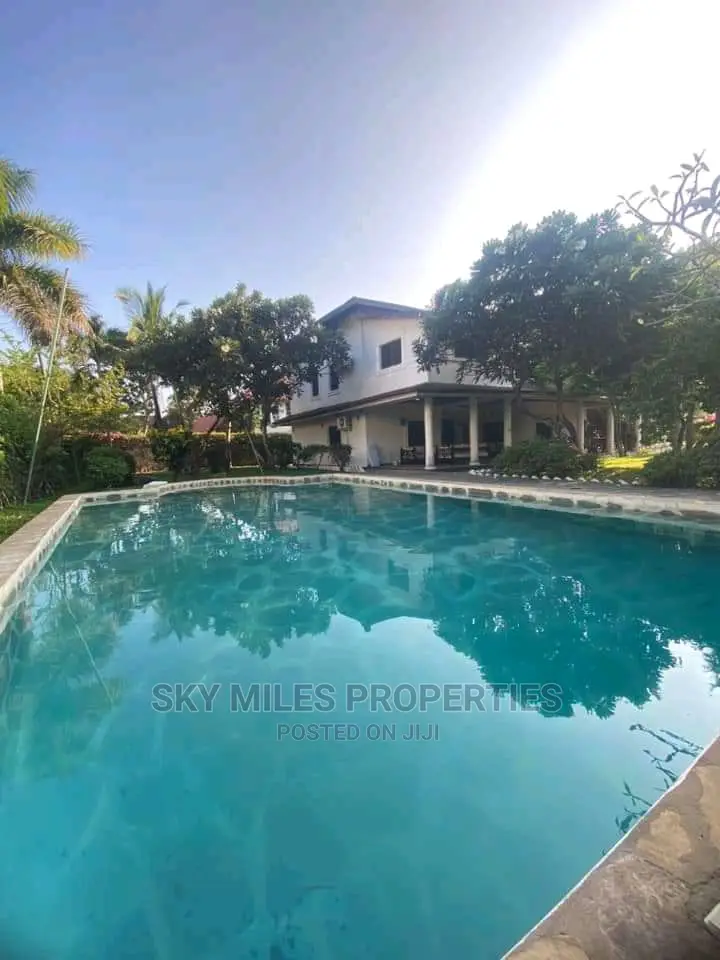 Maisonette with 5 Bedrooms in Kibokoni, Malindi - For Sale in Malindi