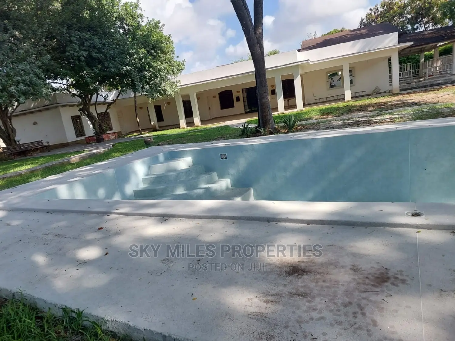Spacious 4-Bedroom Furnished Villa in Kibokoni, Malindi for Sale in Malindi