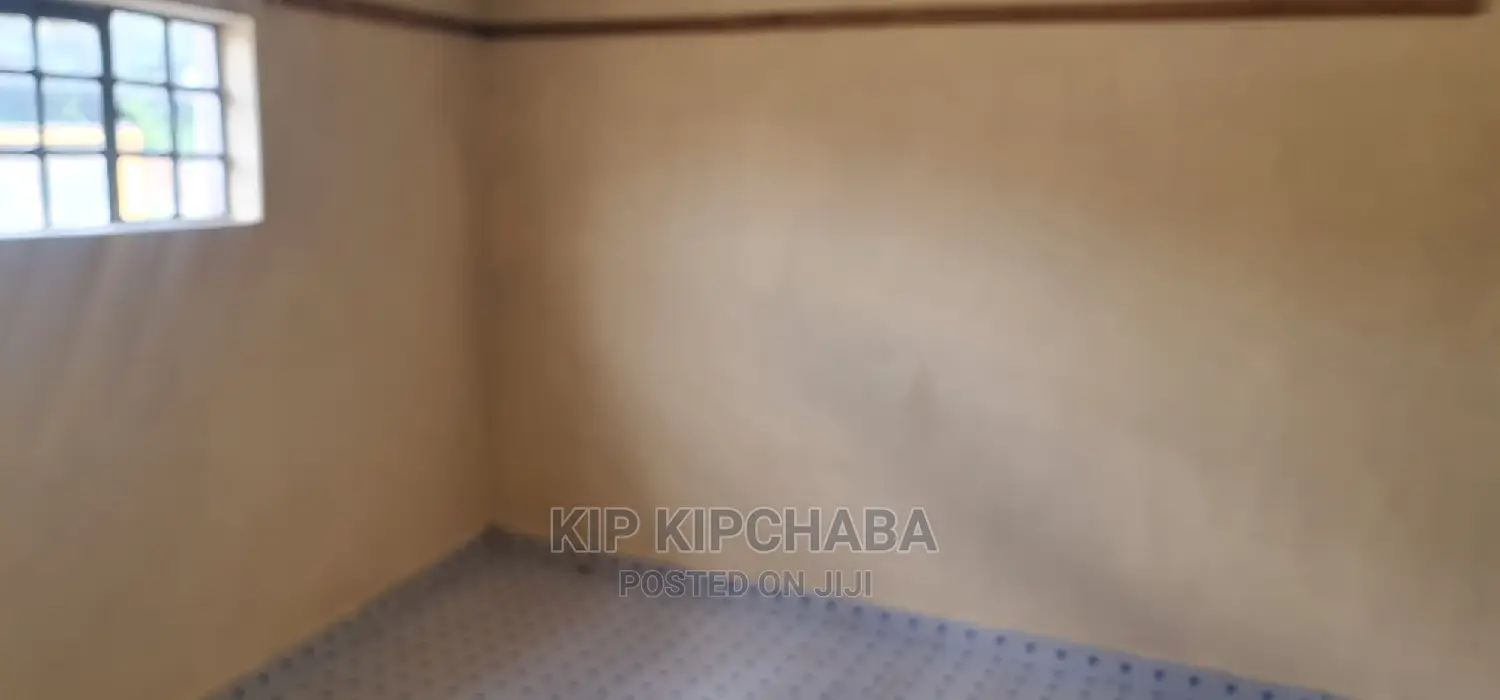 Spacious 1-Bedroom Bedsitter in Kimumu - Rent Now in Kimumu