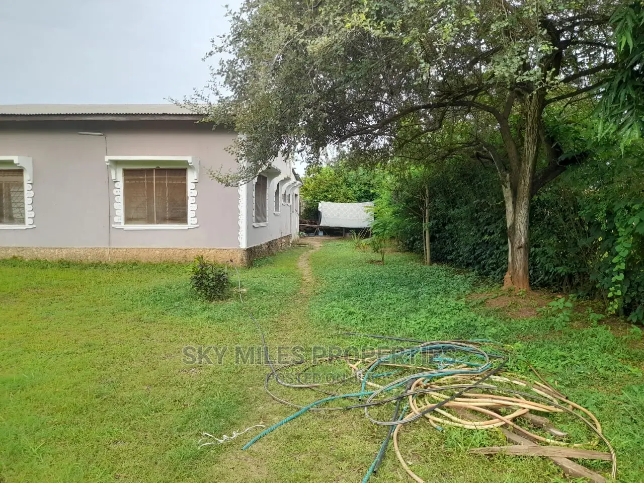 Mtwapa, Broadways: 3-Bedroom Bungalow - Available for Sale in Mtwapa