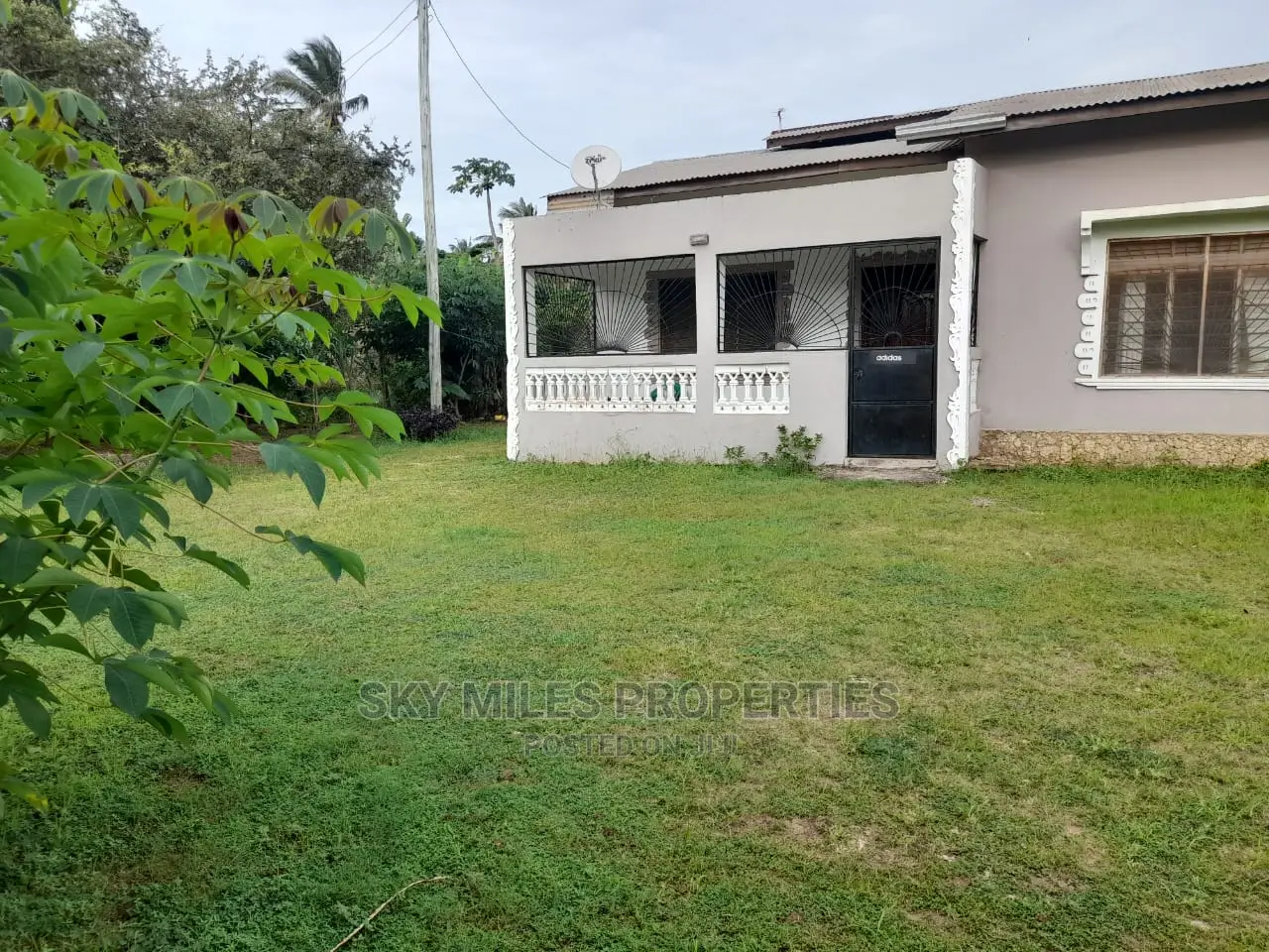 Mtwapa, Broadways: 3-Bedroom Bungalow - Available for Sale in Mtwapa