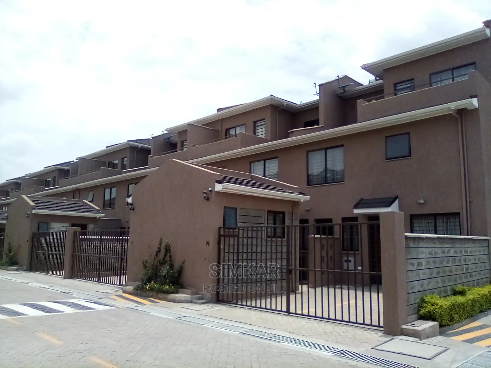 5-Bedroom Townhouse/Terrace in Syokimau - Gateway Mall Area Available for Sale in Gateway Mall Area