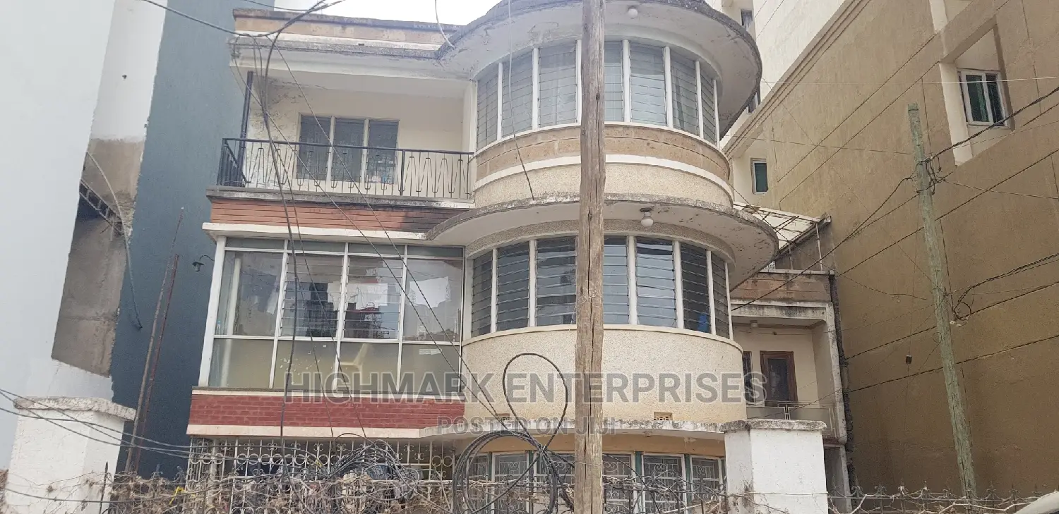 Luxurious 8-Bedroom Property in South C - Ideal for Large Families or Rental Business! in South C