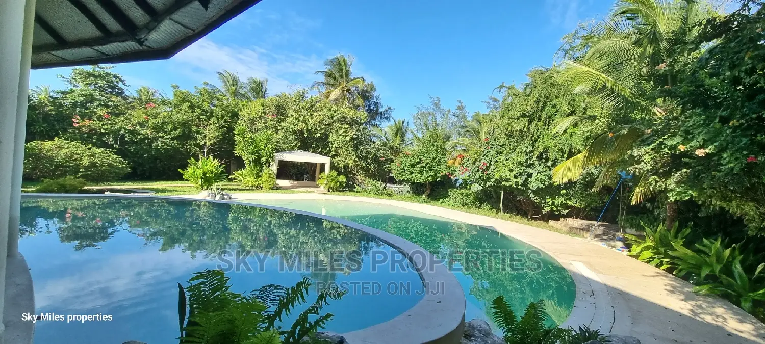 Premium 5-Bedroom Villa in Diani Reef, Ukunda - For Sale Today! in Ukunda