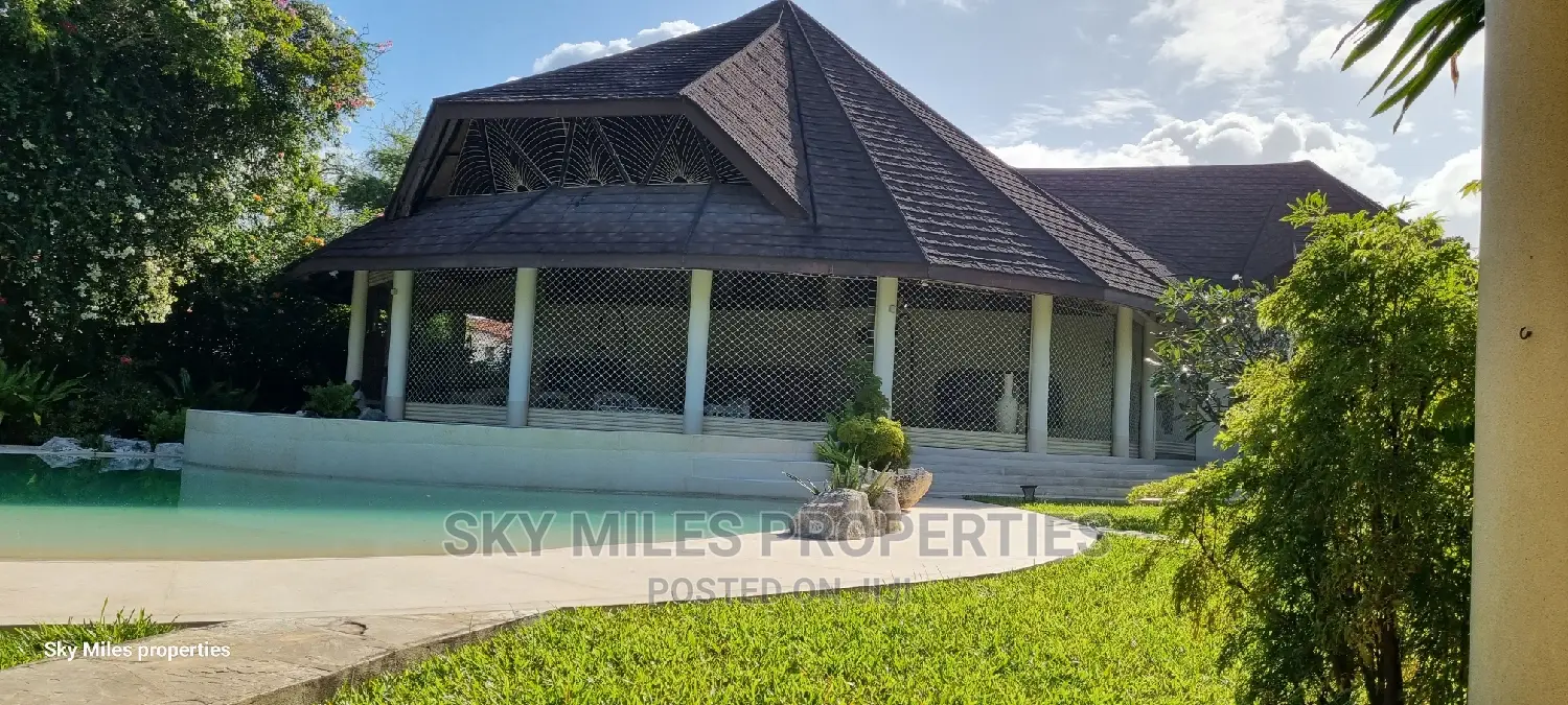 Premium 5-Bedroom Villa in Diani Reef, Ukunda - For Sale Today! in Ukunda