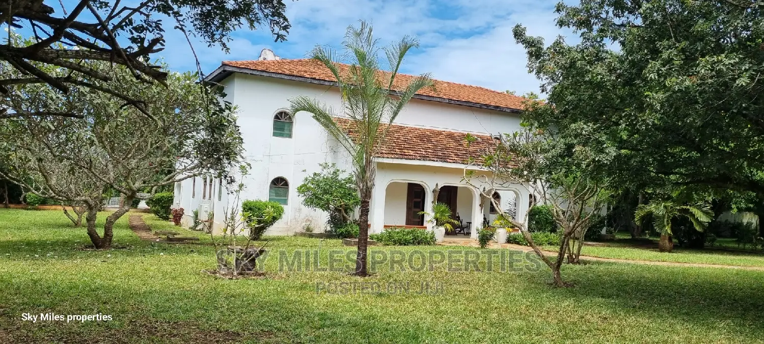 Diani Reef, Ukunda: Luxurious 5-Bed Maisonette Up for Sale in Ukunda