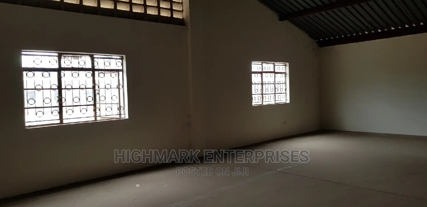Warehouse Lease Opportunity - Ideal for Business Expansion in City Cabanas