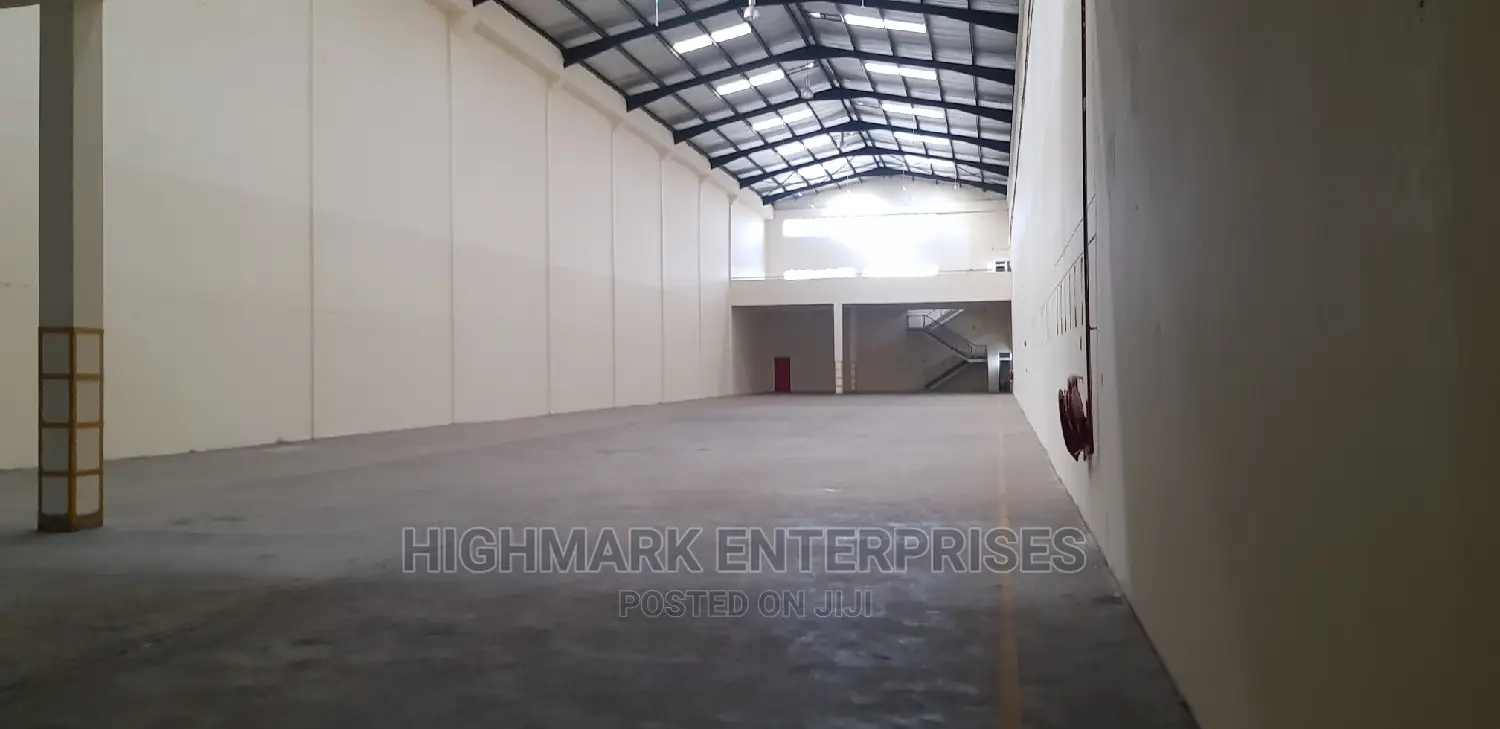 25,000 Sq Ft Warehouse to Let - Perfect for Storage or Manufacturing in City Cabanas