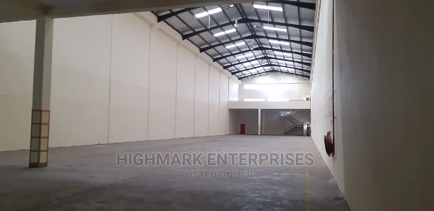 25,000 Sq Ft Warehouse to Let - Perfect for Storage or Manufacturing in City Cabanas